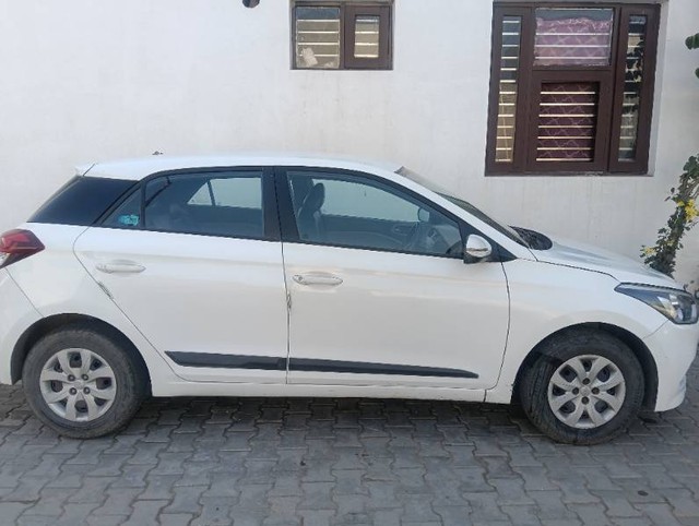 Second-hand 2016 Hyundai i20 Sportz 1.4 CRDi for sale in Sangrur-1