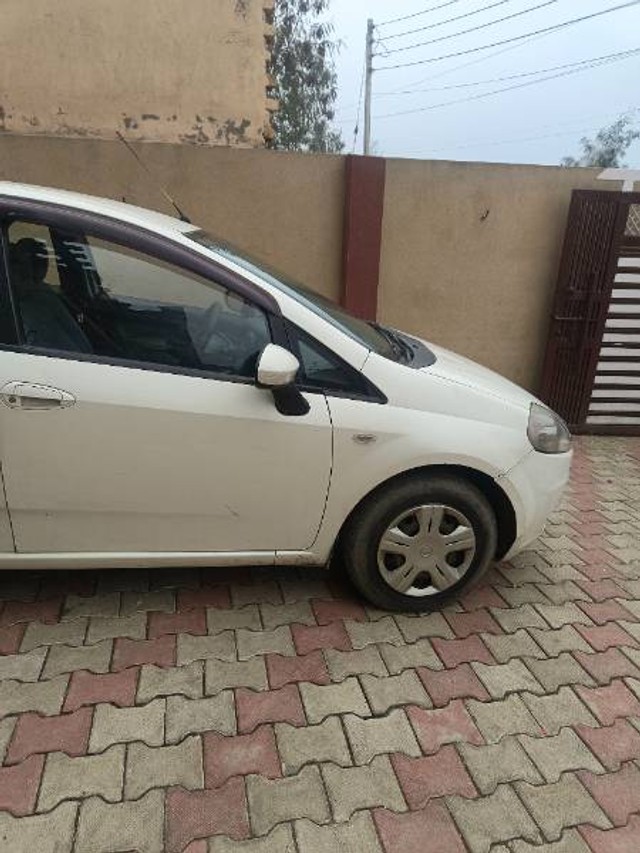 Second-hand 2014 Fiat Punto 1.3 Dynamic for sale in Rohtak-1