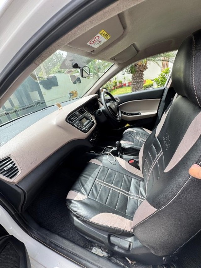 Second-hand 2018 Hyundai i20 1.2 Magna Executive for sale in Fatehabad-9