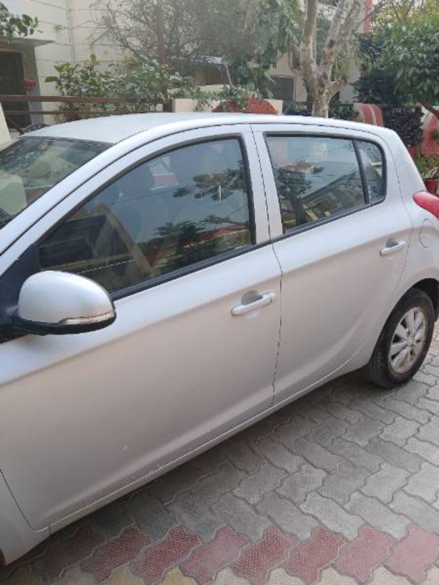 Second-hand 2013 Hyundai i20 Sportz 1.2 for sale in Satna-2