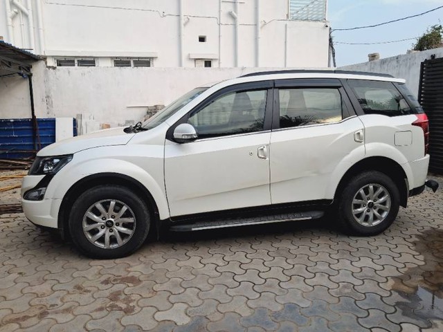 Second-hand 2017 Mahindra XUV500 AT W10 FWD for sale in Khordha-6