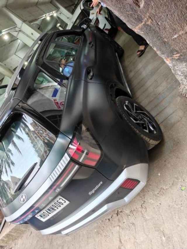Second-hand 2025 Hyundai Alcazar Signature Diesel AT for sale in Mumbai-1