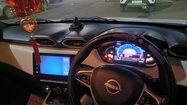 Second-hand 2022 Nissan Magnite XV BSVI for sale in Navi Mumbai-4