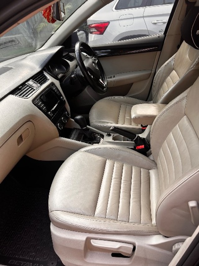 Second-hand 2016 Skoda Octavia Ambition 2.0 TDI AT for sale in Hyderabad-3