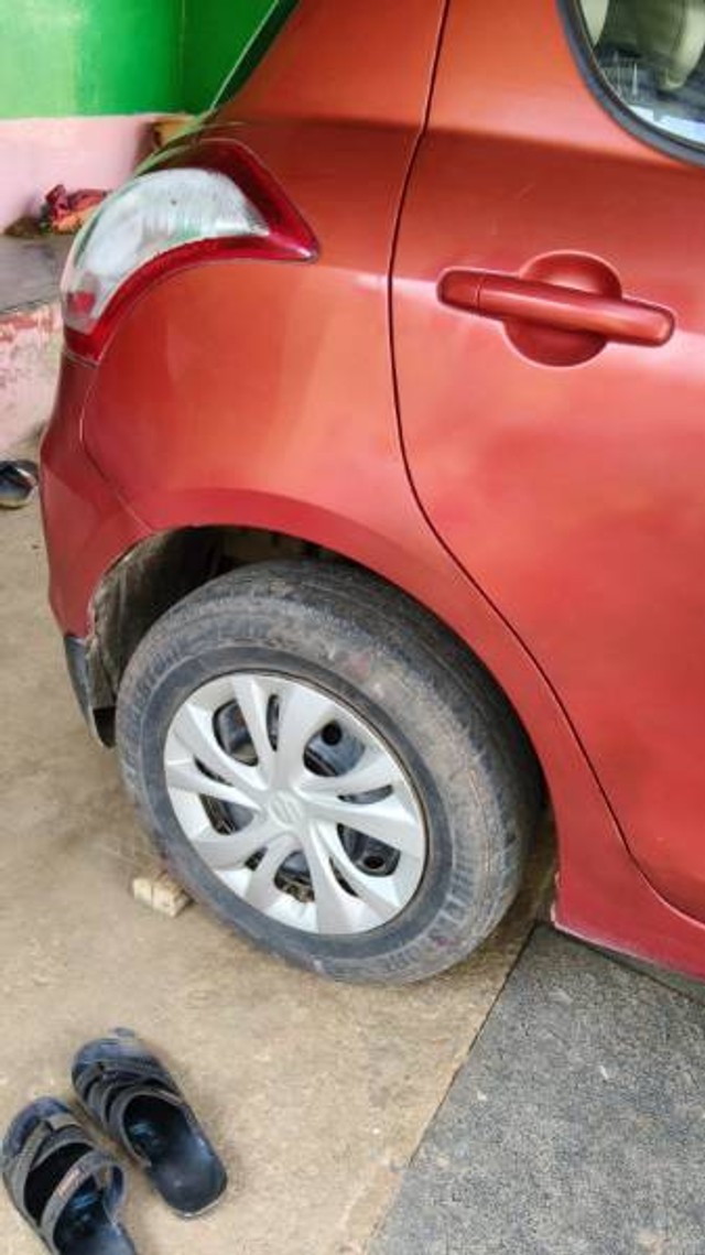 Second-hand 2012 Maruti Swift VXI for sale in Shimoga-5