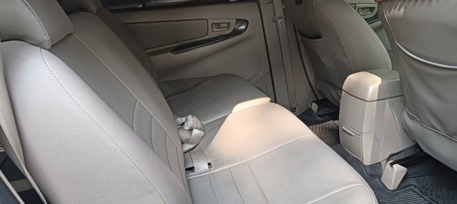 Second-hand 2011 Toyota Innova 2.5 GX (Diesel) 8 Seater BSIII for sale in Vashi-4