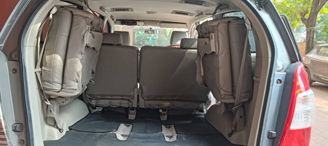 Second-hand 2011 Toyota Innova 2.5 GX (Diesel) 8 Seater BSIII for sale in Vashi-6