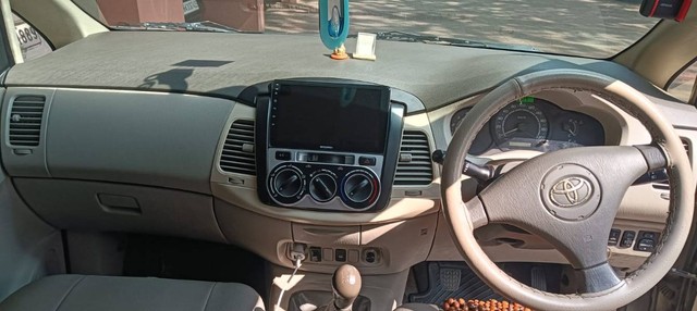 Second-hand 2011 Toyota Innova 2.5 GX (Diesel) 8 Seater BSIII for sale in Vashi-3