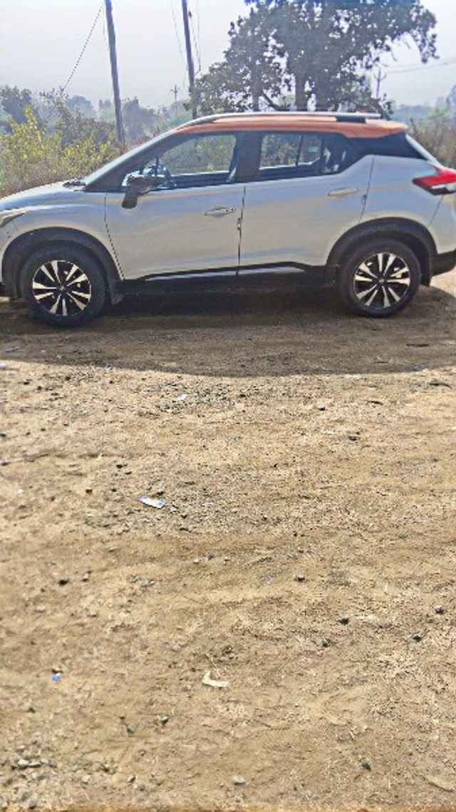 Second-hand 2019 Nissan Kicks XV Premium Option for sale in Satna-2