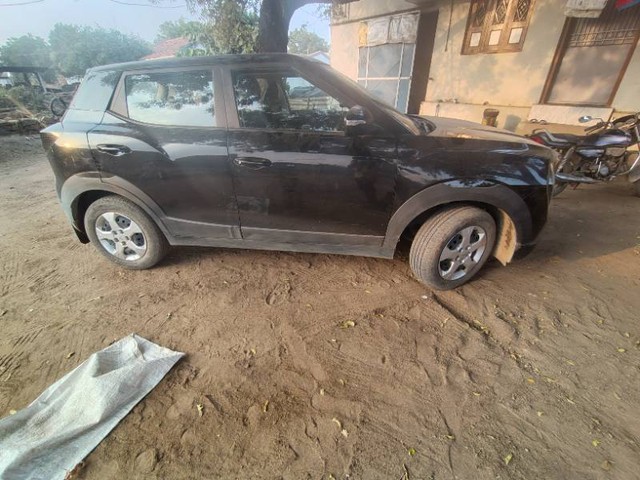 Second-hand 2024 Mahindra XUV 3XO MX3 for sale in Rajkot-1