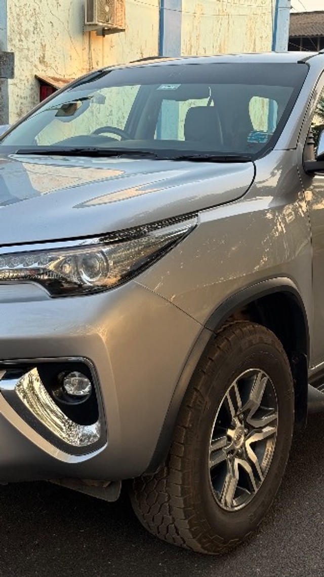 Second-hand 2019 Toyota Fortuner 2.8 2WD MT BSIV for sale in Uttara Kannada-2