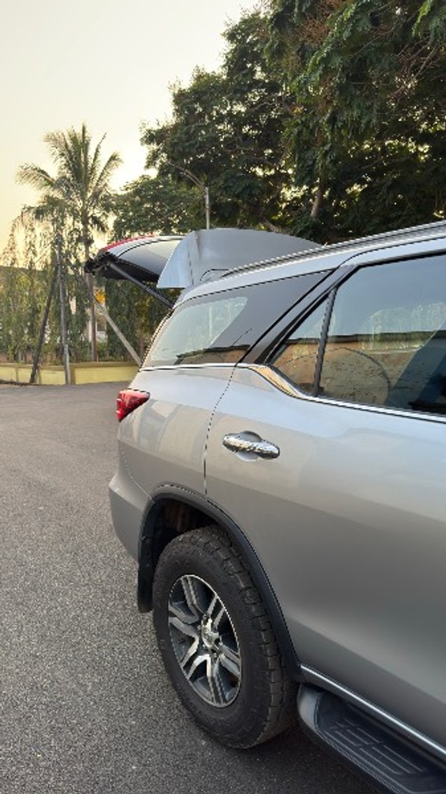 Second-hand 2019 Toyota Fortuner 2.8 2WD MT BSIV for sale in Uttara Kannada-12