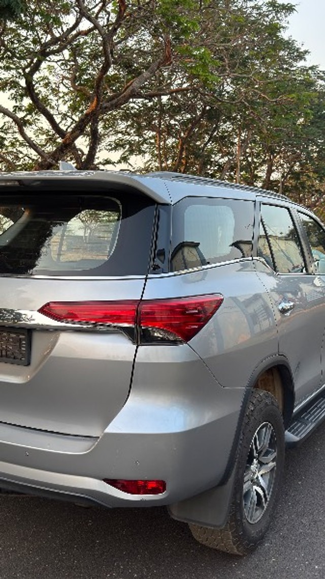 Second-hand 2019 Toyota Fortuner 2.8 2WD MT BSIV for sale in Uttara Kannada-10