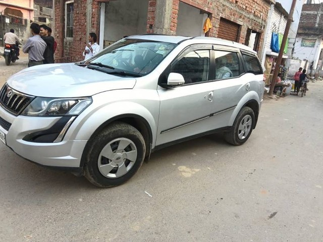 Second-hand 2016 Mahindra XUV500 R W10 FWD for sale in Noida-1