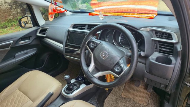 Second-hand 2018 Honda WR-V i-DTEC VX for sale in Narasaraopet-5