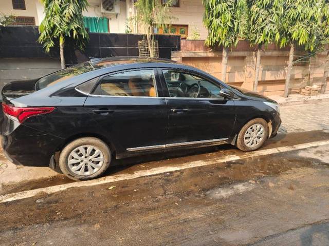 https://images10.gaadi.com/usedgaadi-sellcar/UsedCar/a78f0e84-bd3c-4b48-86eb-d2ffbaf455ed/6f1dd3ec-766a-4d21-9c6c-ca69a3d127db.jpg?imwidth=6402