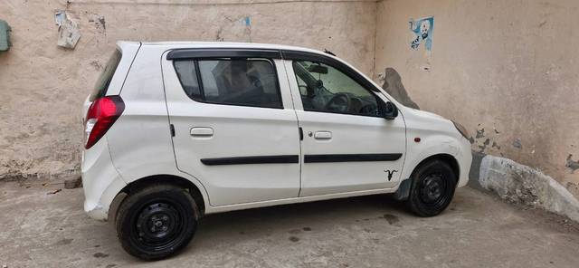 https://images10.gaadi.com/usedgaadi-sellcar/UsedCar/a7d33c75-536f-4b2b-abeb-190919728b6b/fa9b753f-7850-4786-b9ef-536a194b8b32.jpg?imwidth=6401