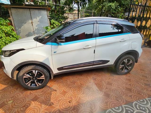 https://images10.gaadi.com/usedgaadi-sellcar/UsedCar/a856fed6-63c0-41c1-9f13-6440dbfe3bc0/1d4eb8ca-cdd8-49ef-b609-f797e5c3ecdb.jpg?imwidth=6400