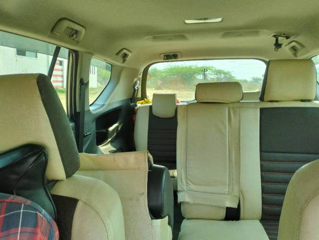 https://images10.gaadi.com/usedgaadi-sellcar/UsedCar/a88bc37c-0eb7-4a80-b836-4dae818f9d0f/eb2eb6f2-315b-482d-8d78-01709dce71a2.jpg?imwidth=6402