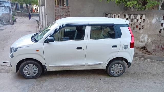 https://images10.gaadi.com/usedgaadi-sellcar/UsedCar/a8dfe601-9ebd-4d67-99ff-b4cc2db4f04f/741d3463-6a2a-42f8-9529-ac9b19aaef23.jpg?imwidth=6402