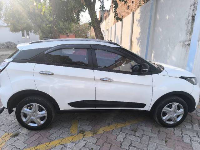 https://images10.gaadi.com/usedgaadi-sellcar/UsedCar/a8e867d9-9012-4509-9697-80e4517fd8e6/583aeec0-04c8-4880-9a3e-8b99ec11795b.jpg?imwidth=6401