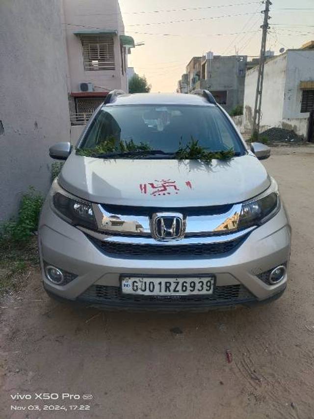 https://images10.gaadi.com/usedgaadi-sellcar/UsedCar/a92945ff-caef-4b55-b0df-6e511c568a96/96b94540-73dc-4a6e-86c7-a9aebc69227d.jpg?imwidth=6400