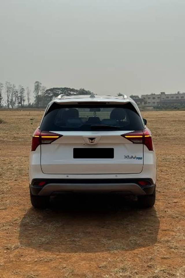 https://images10.gaadi.com/usedgaadi-sellcar/UsedCar/a967e8e0-c7c3-4f77-9041-cf3f6de97c3e/319888c5-0c14-449f-9256-5348e9259b9e.jpg?imwidth=6401