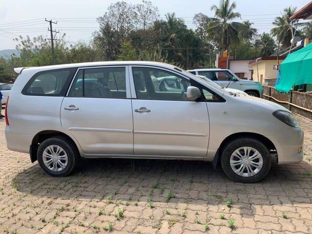 https://images10.gaadi.com/usedgaadi-sellcar/UsedCar/a976658f-9c83-46be-ba64-0d832a46da8f/aab2ee3c-0fec-4aa8-ac5f-cc01697aa369.jpg?imwidth=6401
