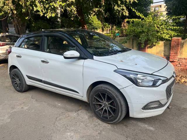 https://images10.gaadi.com/usedgaadi-sellcar/UsedCar/a97d1e21-1b43-4d28-b535-85e940689a16/c541b733-b2f2-4f5a-ae22-ae9177f923bf.jpg?imwidth=6400