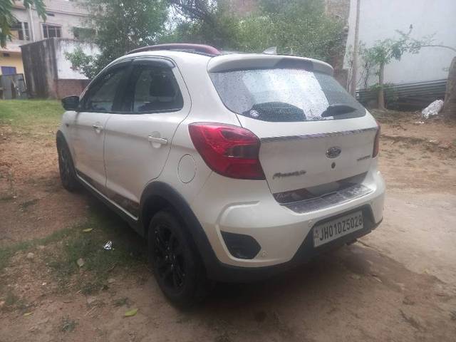 https://images10.gaadi.com/usedgaadi-sellcar/UsedCar/a9cccfee-4102-4e0e-9804-4f9843281b17/08b0d049-ef0e-46b0-8e89-dd0ed185a494.jpg?imwidth=6401