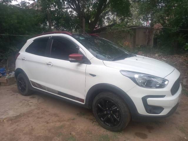 https://images10.gaadi.com/usedgaadi-sellcar/UsedCar/a9cccfee-4102-4e0e-9804-4f9843281b17/c7dd7ec5-caae-4e8f-95b1-5ef67115c19f.jpg?imwidth=6402