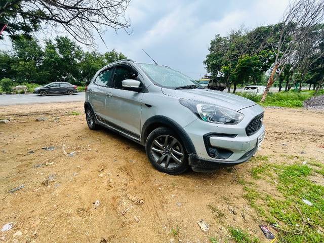 https://images10.gaadi.com/usedgaadi-sellcar/UsedCar/a9da2b56-ebd8-42fc-bb0f-ec572eed7e86/9b2d50cf-74e2-472e-bf84-aed446a97e0e.jpeg?imwidth=6400