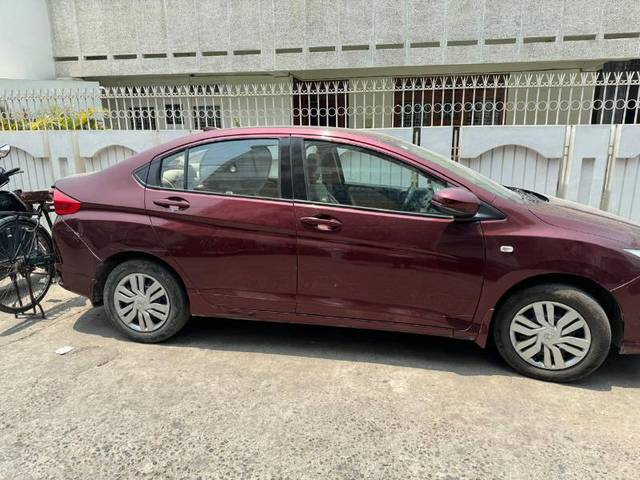 https://images10.gaadi.com/usedgaadi-sellcar/UsedCar/aa72a757-26cb-4d53-beba-41f997efa3a8/a4d328a6-e92a-41bd-b1a7-de6e5929b906.jpeg?imwidth=6400