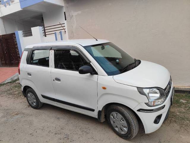 https://images10.gaadi.com/usedgaadi-sellcar/UsedCar/aad06937-18e7-45ea-881d-baffd92b2dc1/9e8cfb8d-5485-4593-b3d5-9d40a2c1a967.jpg?imwidth=6400