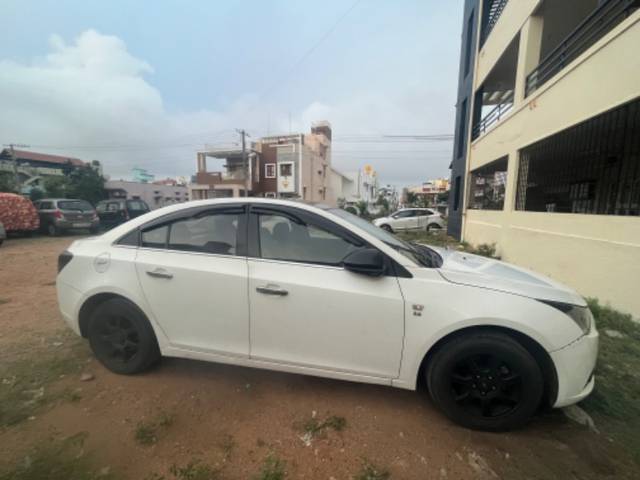 https://images10.gaadi.com/usedgaadi-sellcar/UsedCar/aad3e17d-4e2a-4c86-8d97-dc215d4bef80/4af5d219-cf8d-4257-b531-dc252d8e86e2.jpeg?imwidth=6401