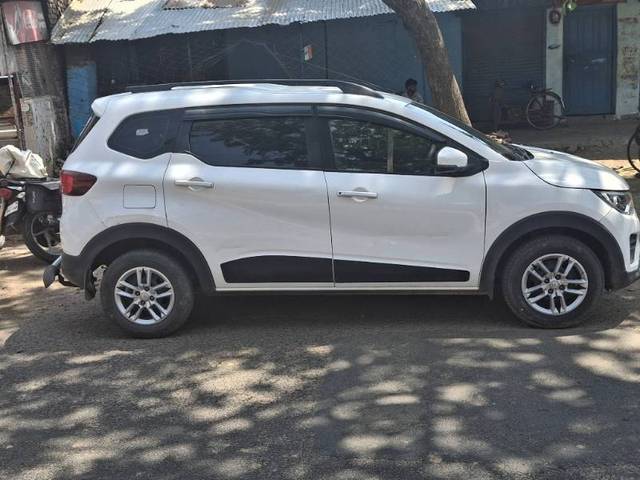 https://images10.gaadi.com/usedgaadi-sellcar/UsedCar/aafbadca-56a1-4fed-841d-2a9de7e51485/25c0ae7a-e7a8-4f5f-af3b-b52ba5e5c915.jpg?imwidth=6400