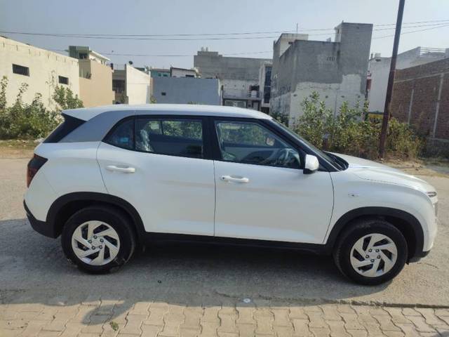 https://images10.gaadi.com/usedgaadi-sellcar/UsedCar/ab38d551-0bdf-4143-b770-965d9d21ea46/2a8ab67b-a9f1-457f-a79c-e224267c8ddf.jpg?imwidth=6401