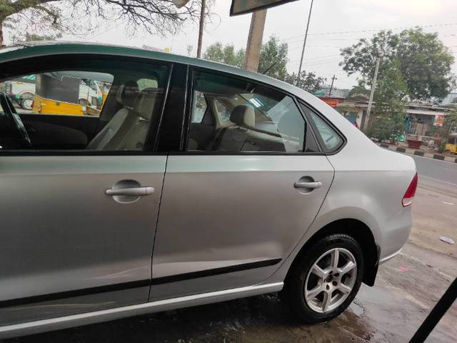 https://images10.gaadi.com/usedgaadi-sellcar/UsedCar/ab4e7ac2-aefd-4450-a9a2-a50d70bd21a3/c5337dff-72d9-48e5-b7d8-aed864a7a17e.jpg?imwidth=6402