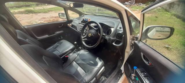 https://images10.gaadi.com/usedgaadi-sellcar/UsedCar/ab64ab4e-de6a-4c17-b94a-2d3f6c3a446f/4b1f48f6-9e8f-4258-8f11-ed24f4edfc52.jpg?imwidth=6402