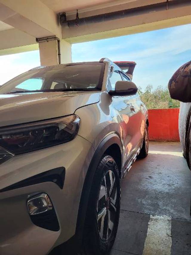 https://images10.gaadi.com/usedgaadi-sellcar/UsedCar/ab868728-c5d8-483c-b44e-0f4a11baea31/d6786ba6-d045-4fef-842c-4526f2285b5e.jpg?imwidth=6402
