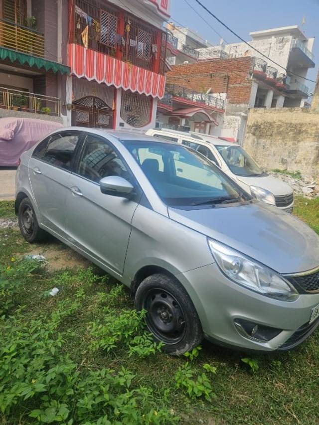 https://images10.gaadi.com/usedgaadi-sellcar/UsedCar/abcf8326-4c14-4e73-9847-29fcac36d4c6/fc7f814a-8884-4643-895c-ecc8c0d833b6.jpeg?imwidth=6400