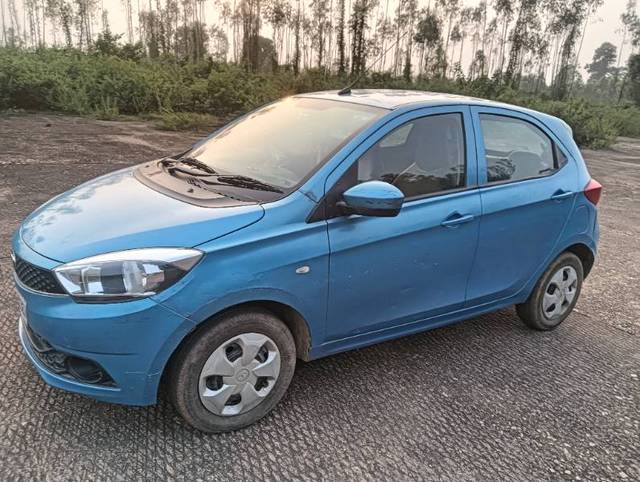 https://images10.gaadi.com/usedgaadi-sellcar/UsedCar/ac066cd6-d28f-425f-a7bd-a0be2b771a1f/613acc87-c40f-450d-928d-e4c8baf2672f.jpg?imwidth=6400