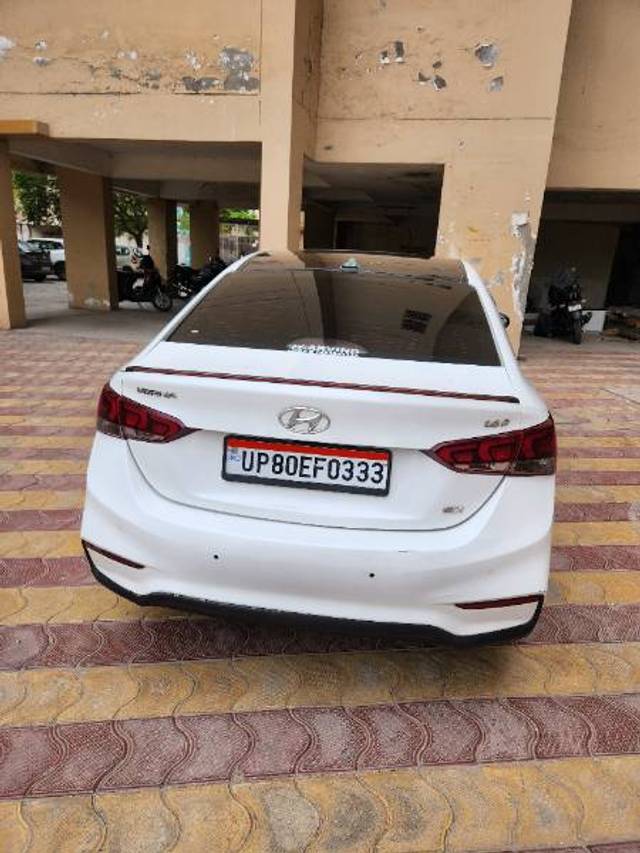 https://images10.gaadi.com/usedgaadi-sellcar/UsedCar/ac0eb720-2d5e-49c2-ac9d-fab443491cf8/0fdd7d01-df2e-440c-9e16-b5689bdba279.jpg?imwidth=6400