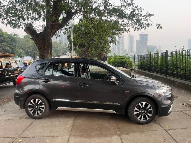 https://images10.gaadi.com/usedgaadi-sellcar/UsedCar/ac1fea21-84df-410e-a296-afe0c1b4d5d1/3aefa54f-d7e9-4496-a623-d4d34216d1fd.jpg?imwidth=6401