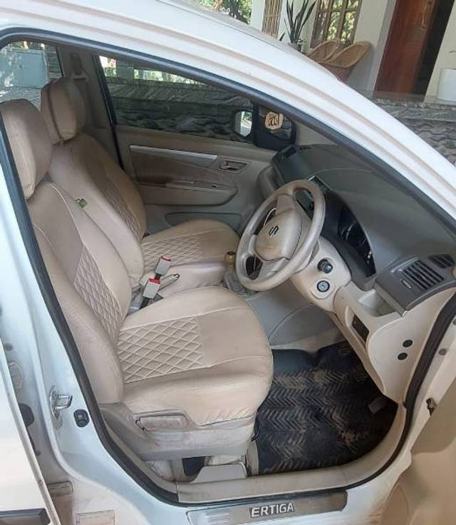 https://images10.gaadi.com/usedgaadi-sellcar/UsedCar/ac34c846-5447-41d0-9734-39913883670a/a12050dc-8057-429b-8bd5-14d0b1f291df.jpg?imwidth=6401