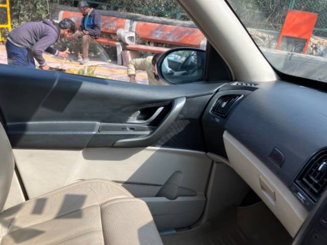 https://images10.gaadi.com/usedgaadi-sellcar/UsedCar/ac42ddd8-b204-4815-9e34-bf4f7cafb4af/9d8a9735-ca00-4024-af0e-a93b49b66f0b.jpeg?imwidth=6401