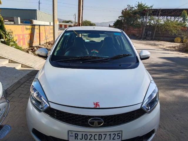 https://images10.gaadi.com/usedgaadi-sellcar/UsedCar/ac6a3fa5-a705-4355-99c9-cd2aedd40b29/86c7341d-fe2e-4266-8eeb-33215b6451f0.jpg?imwidth=6400