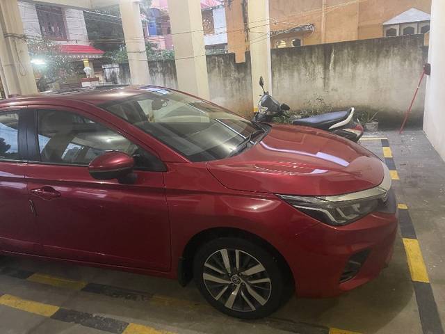 https://images10.gaadi.com/usedgaadi-sellcar/UsedCar/ac6b3063-aba1-40ce-8289-0a0e32e31712/ca9d7766-9f0c-40fe-ae18-d82b31408025.jpg?imwidth=6401