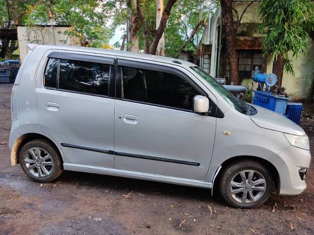 https://images10.gaadi.com/usedgaadi-sellcar/UsedCar/ac8abe1b-ac02-42f4-9f42-99ce42ebd3f1/92a30935-c2cb-4a59-a161-486df1d29368.jpg?imwidth=6401