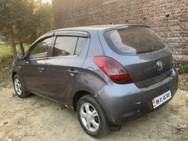 https://images10.gaadi.com/usedgaadi-sellcar/UsedCar/acca23bd-6064-45f0-a805-62e2c5c7043c/fd16d29e-a58c-4056-aafe-8d73c7615ff9.jpeg?imwidth=6401